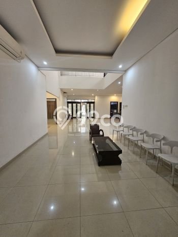 Rumah Modern Disewakan di Kebayoran Baru Jakarta Selatan Lokasi Sangat Strategis Rumah Modern Disewakan di Kebayoran Baru Jakarta Selatan Lokasi Sangat Strategis