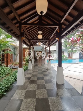 Siap Huni Rumah Mewah 5 Kamar di Cilandak Dekat ke Mana Pun Siap Huni Rumah Mewah 5 Kamar di Cilandak Dekat ke Mana Pun