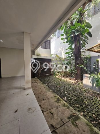 Rumah Modern Disewakan di Kebayoran Baru Jakarta Selatan Lokasi Sangat Strategis Rumah Modern Disewakan di Kebayoran Baru Jakarta Selatan Lokasi Sangat Strategis