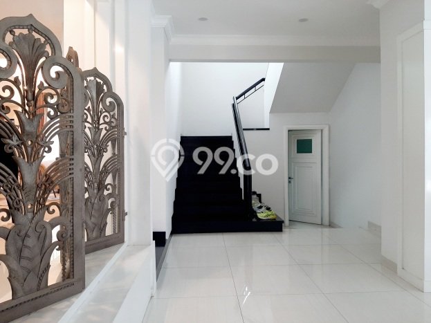 Hunian Mewah LB 1000m2 Siap Pakai Desain Elegan di Kemang, Jakarta Selatan Hunian Mewah LB 1000m2 Siap Pakai Desain Elegan di Kemang, Jakarta Selatan
