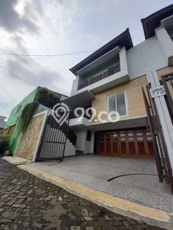 For Sale! Luxury House LT 161m2 Desain Modern di Ampera For Sale! Luxury House LT 161m2 Desain Modern di Ampera