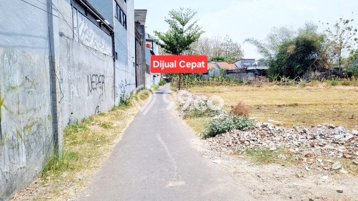 Jarang Ada! Tanah di Kesambi Punya Luas 1000m2 SHM Jarang Ada! Tanah di Kesambi Punya Luas 1000m2 SHM