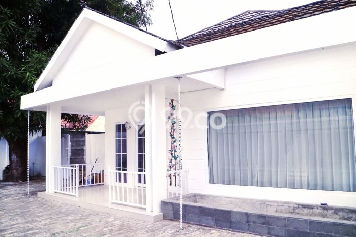 For Sale! Luxury House LT 500m2 Desain Elegan di Cirebon Kota For Sale! Luxury House LT 500m2 Desain Elegan di Cirebon Kota