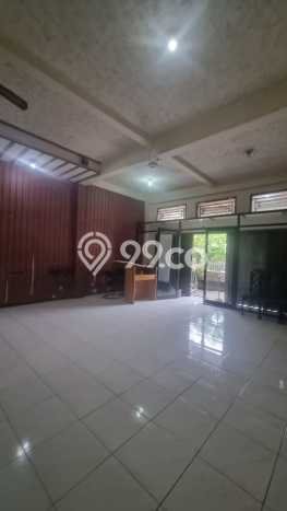 Lokasi strategis! Rumah siap pakai disewakan di Semarang Tengah LB 200m2 Lokasi strategis! Rumah siap pakai disewakan di Semarang Tengah LB 200m2