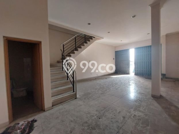 FOR SALE! Ruko di Semarang Tengah Semarang, LT 50m2, LB 90m2 FOR SALE! Ruko di Semarang Tengah Semarang, LT 50m2, LB 90m2