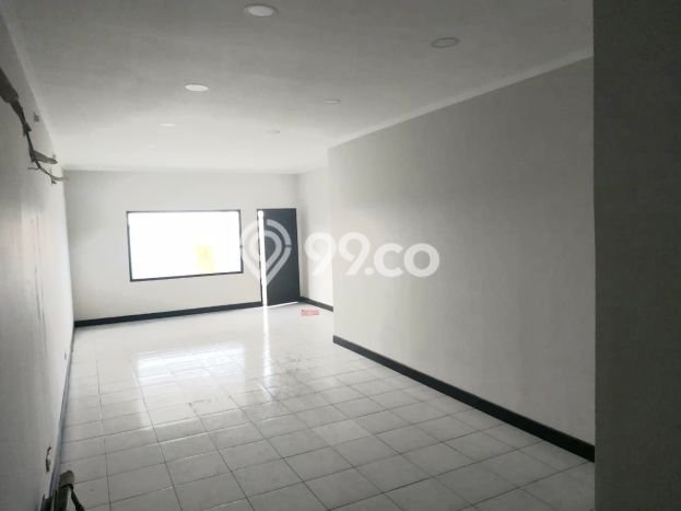 Ruko Disewakan di Area Ramai Semarang Tengah, Semarang Ruko Disewakan di Area Ramai Semarang Tengah, Semarang