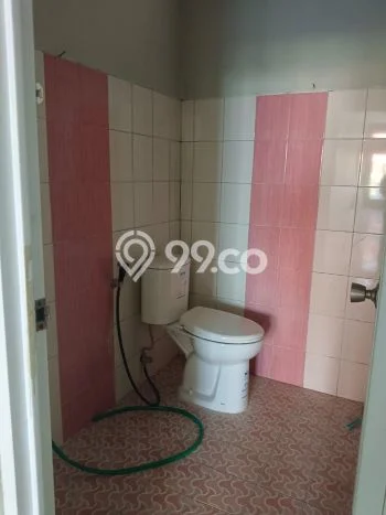 PRIME LOCATION! Ruko di Semarang Barat, Luas 200m2m², Area Ramai, Ready Pakai PRIME LOCATION! Ruko di Semarang Barat, Luas 200m2m², Area Ramai, Ready Pakai