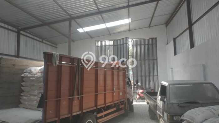 Disewakan Gudang di Kawasan Ramai Pudak Payung Luas 300m2 Disewakan Gudang di Kawasan Ramai Pudak Payung Luas 300m2