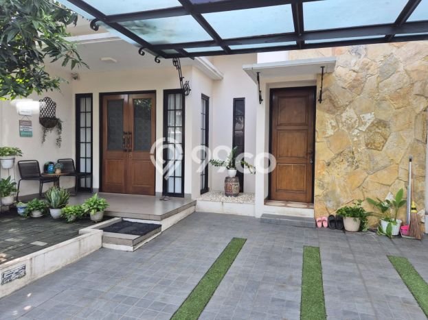 Rumah Mewah LB 180m2 Siap Pakai Desain Elegan di BSD Griya Loka, Tangerang Rumah Mewah LB 180m2 Siap Pakai Desain Elegan di BSD Griya Loka, Tangerang