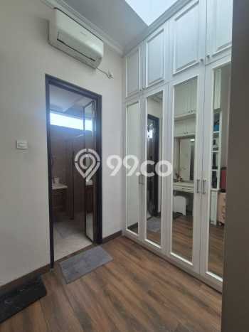 Rumah Mewah LB 180m2 Siap Pakai Desain Elegan di BSD Griya Loka, Tangerang Rumah Mewah LB 180m2 Siap Pakai Desain Elegan di BSD Griya Loka, Tangerang