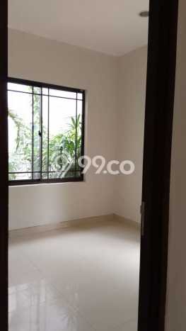 Disewakan! Rumah 3 Kamar Tidur &
3 Kamar Mandi di Green Lake City, Jakarta Barat Disewakan! Rumah 3 Kamar Tidur &
3 Kamar Mandi di Green Lake City, Jakarta Barat