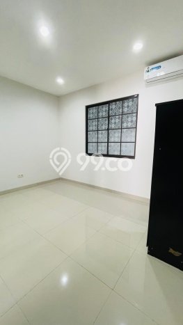 Rumah Disewakan Jakarta Barat LT 90m2 LB 127m2 Area Green Lake City Rumah Disewakan Jakarta Barat LT 90m2 LB 127m2 Area Green Lake City
