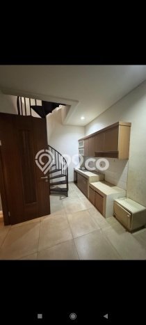 Rumah sewa siap pakai 4 Kamar Tidur di Hegarmanah, Bandung Rumah sewa siap pakai 4 Kamar Tidur di Hegarmanah, Bandung
