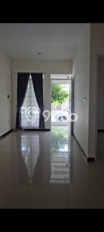 Disewakan! Rumah 2 Kamar Tidur &
1 Kamar Mandi di Taman Kopo Indah, Bandung Disewakan! Rumah 2 Kamar Tidur &
1 Kamar Mandi di Taman Kopo Indah, Bandung
