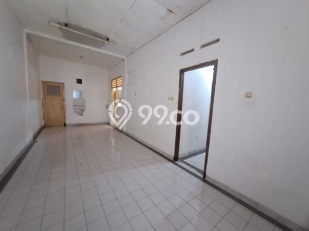Rumah Eksklusif Siap Huni LT 542m2 di Matraman, Jakarta Timur Rumah Eksklusif Siap Huni LT 542m2 di Matraman, Jakarta Timur
