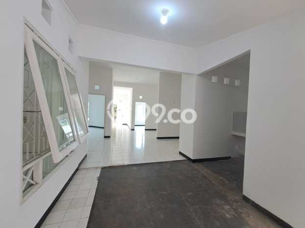 Disewakan Rumah Konsep Modern di Serpong Tangerang Selatan dengan 4 KT Disewakan Rumah Konsep Modern di Serpong Tangerang Selatan dengan 4 KT