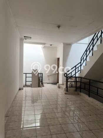Disewakan Ruko Kawasan Cengkareng, Luas 68m², Area Komersial Disewakan Ruko Kawasan Cengkareng, Luas 68m², Area Komersial