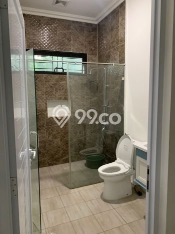 Rumah Mewah Dijual LT 240m2 di Cengkareng, Jakarta Barat Rumah Mewah Dijual LT 240m2 di Cengkareng, Jakarta Barat