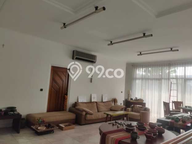 Rumah Luxury di Jakarta Selatan Strategis Kondisi Baik Rumah Luxury di Jakarta Selatan Strategis Kondisi Baik