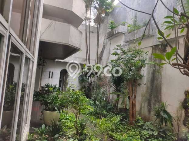 Rumah Luxury di Jakarta Selatan Strategis Kondisi Baik Rumah Luxury di Jakarta Selatan Strategis Kondisi Baik