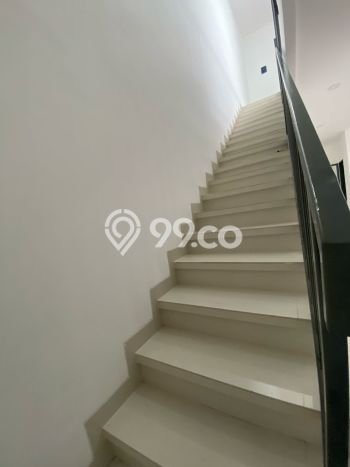 Rumah Luxury Modern Tanpa Renovasi di Metland Puri Jakarta Barat Rumah Luxury Modern Tanpa Renovasi di Metland Puri Jakarta Barat
