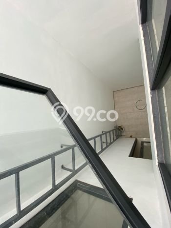 Rumah Luxury Modern Tanpa Renovasi di Metland Puri Jakarta Barat Rumah Luxury Modern Tanpa Renovasi di Metland Puri Jakarta Barat