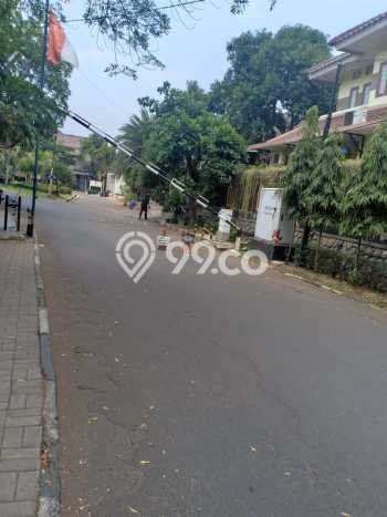 Hunian Mewah LB 250m2 Siap Pakai Desain Elegan di Bintaro, Tangerang Selatan Hunian Mewah LB 250m2 Siap Pakai Desain Elegan di Bintaro, Tangerang Selatan