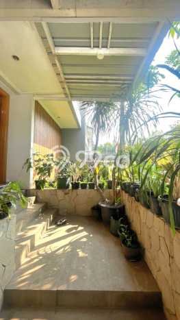 Rumah Elit LB 250m2 Siap Pakai Desain Elegan di Bintaro, Tangerang Selatan Rumah Elit LB 250m2 Siap Pakai Desain Elegan di Bintaro, Tangerang Selatan