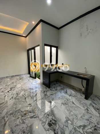 Dijual Cepat Rumah Bagus Siap Huni LB 160m2 di Cinere, Depok Dijual Cepat Rumah Bagus Siap Huni LB 160m2 di Cinere, Depok