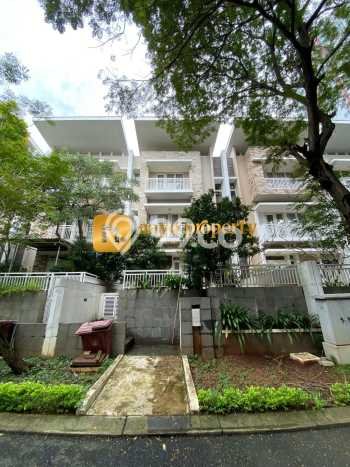 Hunian Mewah Siap Huni LT 120m2 di Kelapa Gading, Jakarta Utara Hunian Mewah Siap Huni LT 120m2 di Kelapa Gading, Jakarta Utara