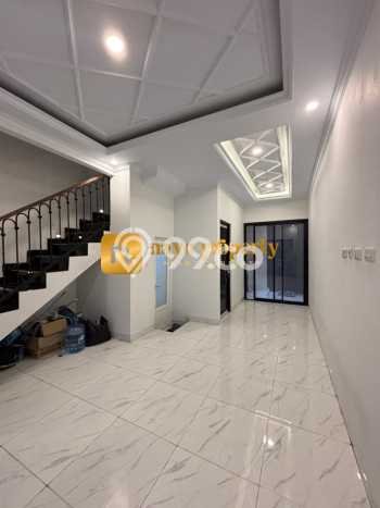Dijual Hunian Rumah Terawat 3 Kamar di Tanah Baru, Depok Dijual Hunian Rumah Terawat 3 Kamar di Tanah Baru, Depok