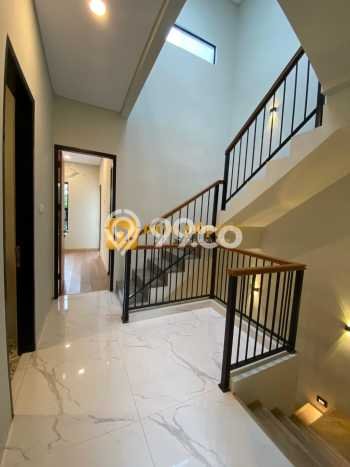 Hunian Mewah LB 200m2 Siap Huni Desain Elegan di Ciganjur, Jakarta Selatan Hunian Mewah LB 200m2 Siap Huni Desain Elegan di Ciganjur, Jakarta Selatan