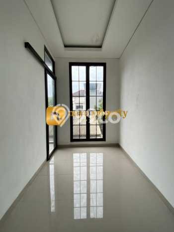Dijual Cepat Rumah Bagus Siap Huni LB 110m2 di Jagakarsa, Jakarta Selatan Dijual Cepat Rumah Bagus Siap Huni LB 110m2 di Jagakarsa, Jakarta Selatan