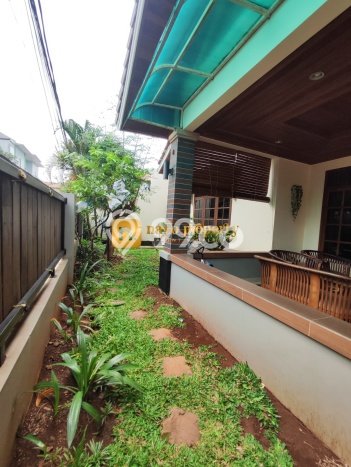 Dijual Rumah Premium dengan Fasilitas Sekitar Komplit di Cipayung, Jakarta Timur Dijual Rumah Premium dengan Fasilitas Sekitar Komplit di Cipayung, Jakarta Timur