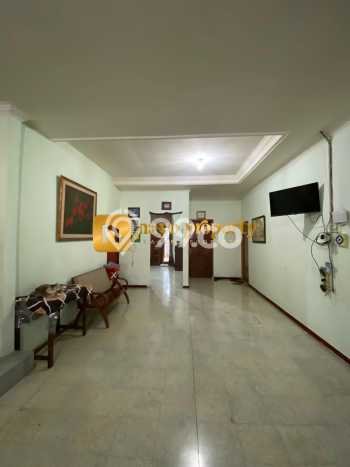 Ready to Use! Luxury House LT 495m2 Desain Elegan di Cikunir Ready to Use! Luxury House LT 495m2 Desain Elegan di Cikunir