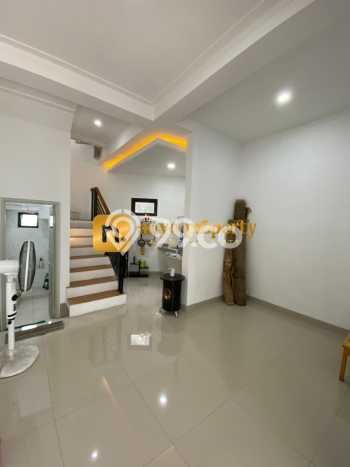 Rumah Modern 2 KT di Kampung Rambutan Jakarta Timur Unfurnished Rumah Modern 2 KT di Kampung Rambutan Jakarta Timur Unfurnished