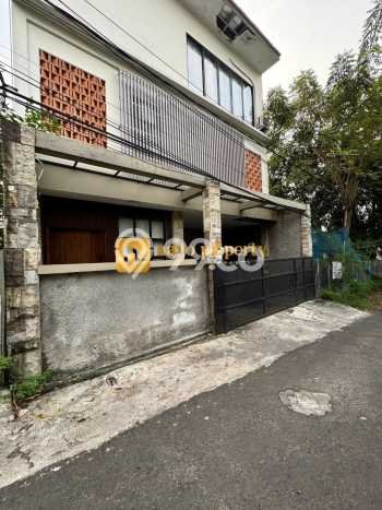 Rumah Luxury Modern Siap Huni di Cirendeu Jakarta Selatan Rumah Luxury Modern Siap Huni di Cirendeu Jakarta Selatan