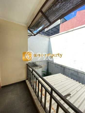 Hunian Mewah Siap Huni LT 144m2 di Duren Sawit, Jakarta Timur Hunian Mewah Siap Huni LT 144m2 di Duren Sawit, Jakarta Timur