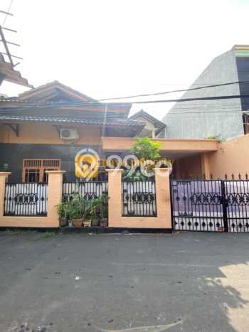 Dijual Cepat Rumah Bagus Siap Huni LB 215m2 di Pasar Rebo, Jakarta Timur Dijual Cepat Rumah Bagus Siap Huni LB 215m2 di Pasar Rebo, Jakarta Timur
