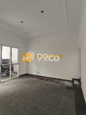 Rumah Elit Modern Tanpa Renovasi di Meruya Jakarta Barat Rumah Elit Modern Tanpa Renovasi di Meruya Jakarta Barat