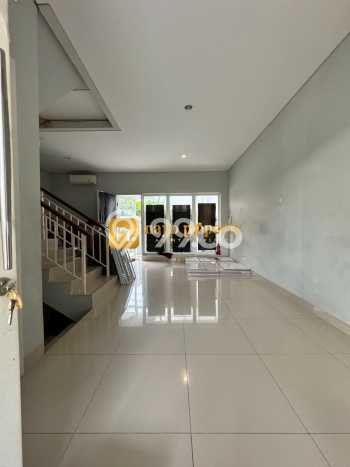 Rumah Eksklusif Dijual LT 143m2 di Ciputat Timur, Tangerang Selatan Rumah Eksklusif Dijual LT 143m2 di Ciputat Timur, Tangerang Selatan