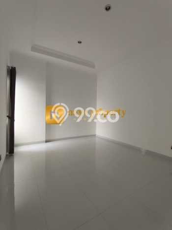 Rumah Elit Modern Tanpa Renovasi di Meruya Jakarta Barat Rumah Elit Modern Tanpa Renovasi di Meruya Jakarta Barat