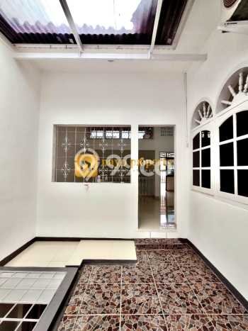 Dijual Rumah Modern 3 KT di Pondok Bambu, Jakarta Timur Dijual Rumah Modern 3 KT di Pondok Bambu, Jakarta Timur
