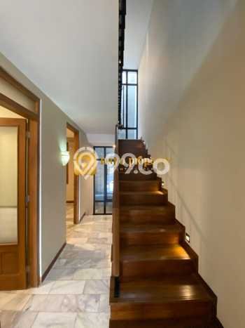 Hunian Mewah LB 260m2 Siap Pakai Desain Elegan di Rawamangun, Jakarta Timur Hunian Mewah LB 260m2 Siap Pakai Desain Elegan di Rawamangun, Jakarta Timur