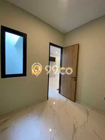 Hunian Mewah LB 200m2 Siap Huni Desain Elegan di Ciganjur, Jakarta Selatan Hunian Mewah LB 200m2 Siap Huni Desain Elegan di Ciganjur, Jakarta Selatan