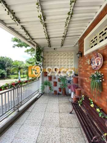 Rumah Modern 6 Kamar LT 140m2 di Cimuning Rumah Modern 6 Kamar LT 140m2 di Cimuning