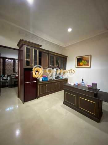 Ready to Use! Luxury House LT 385m2 Desain Elegan di Jatiwaringin Ready to Use! Luxury House LT 385m2 Desain Elegan di Jatiwaringin