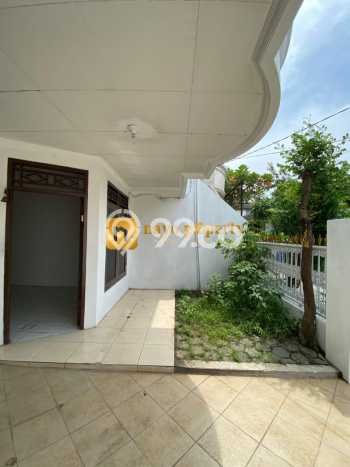 Dijual Hunian Rumah Terawat 4 KT di Pondok Gede, Bekasi Dijual Hunian Rumah Terawat 4 KT di Pondok Gede, Bekasi