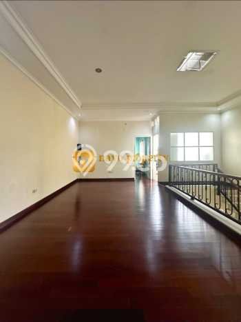 Hunian Mewah Siap Huni LT 168m2 di Pejaten, Jakarta Selatan Hunian Mewah Siap Huni LT 168m2 di Pejaten, Jakarta Selatan