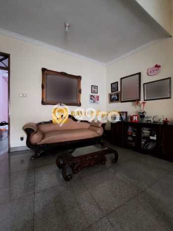 Ready to Use! Luxury House LT 146m2 Desain Elegan di Otista Ready to Use! Luxury House LT 146m2 Desain Elegan di Otista